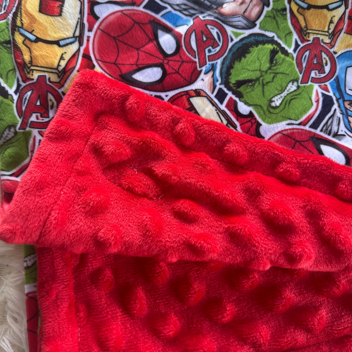 Doudou 30x40 super héros