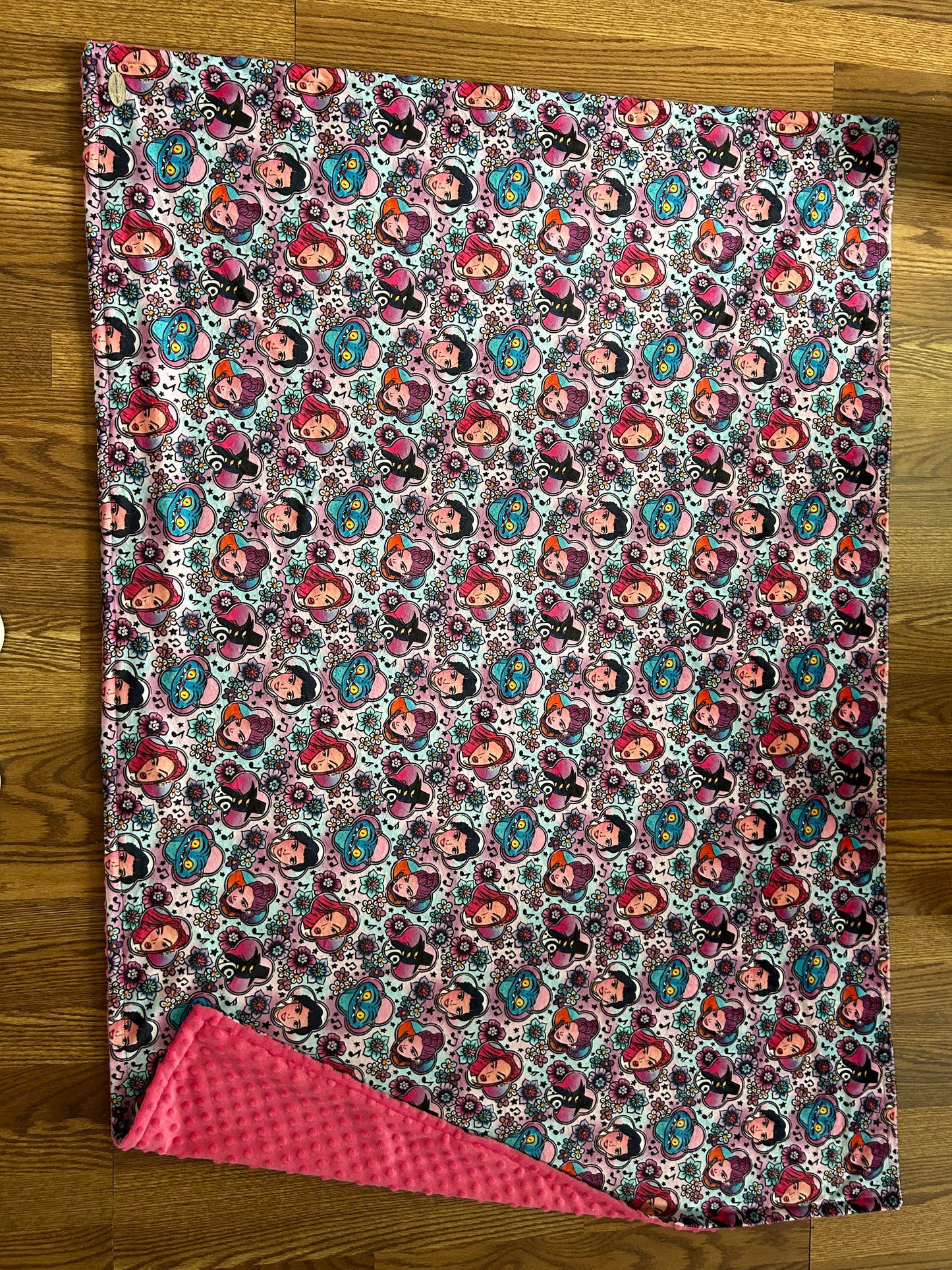 40x60 doudou personnage populaire