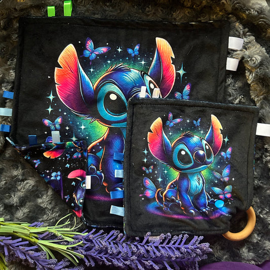 Doudou étiquette personnage extraterrestre bleu