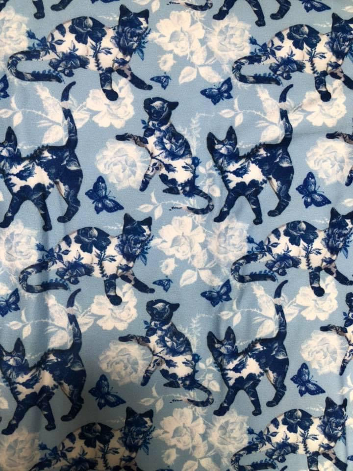 Serviette hygiénique lavable chat fleurie