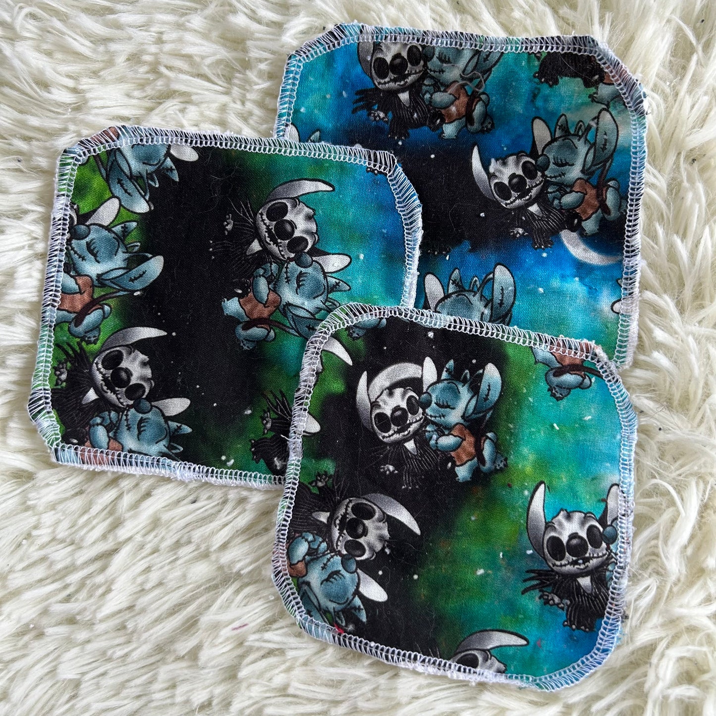 Tampon démaquillant extraterrestre bleu