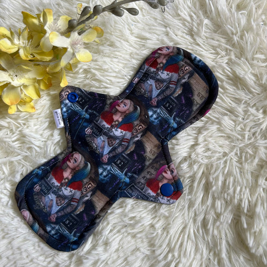 Serviette hygiénique 9“ personnage