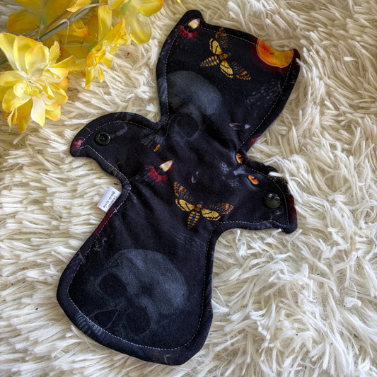 Serviette hygiénique 10“modéré Halloween chauve-souris