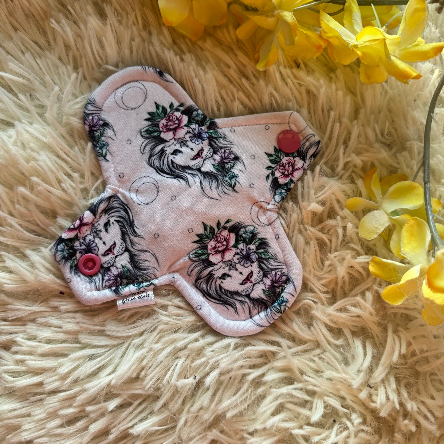 Serviette hygiénique 6“ modéré 2.2  lion
