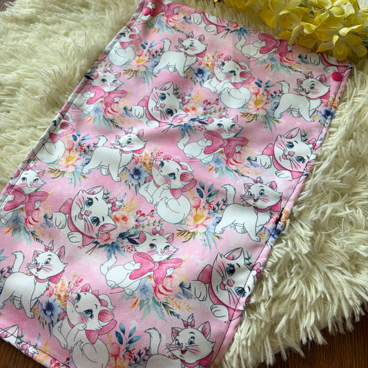 Serviette à main chat