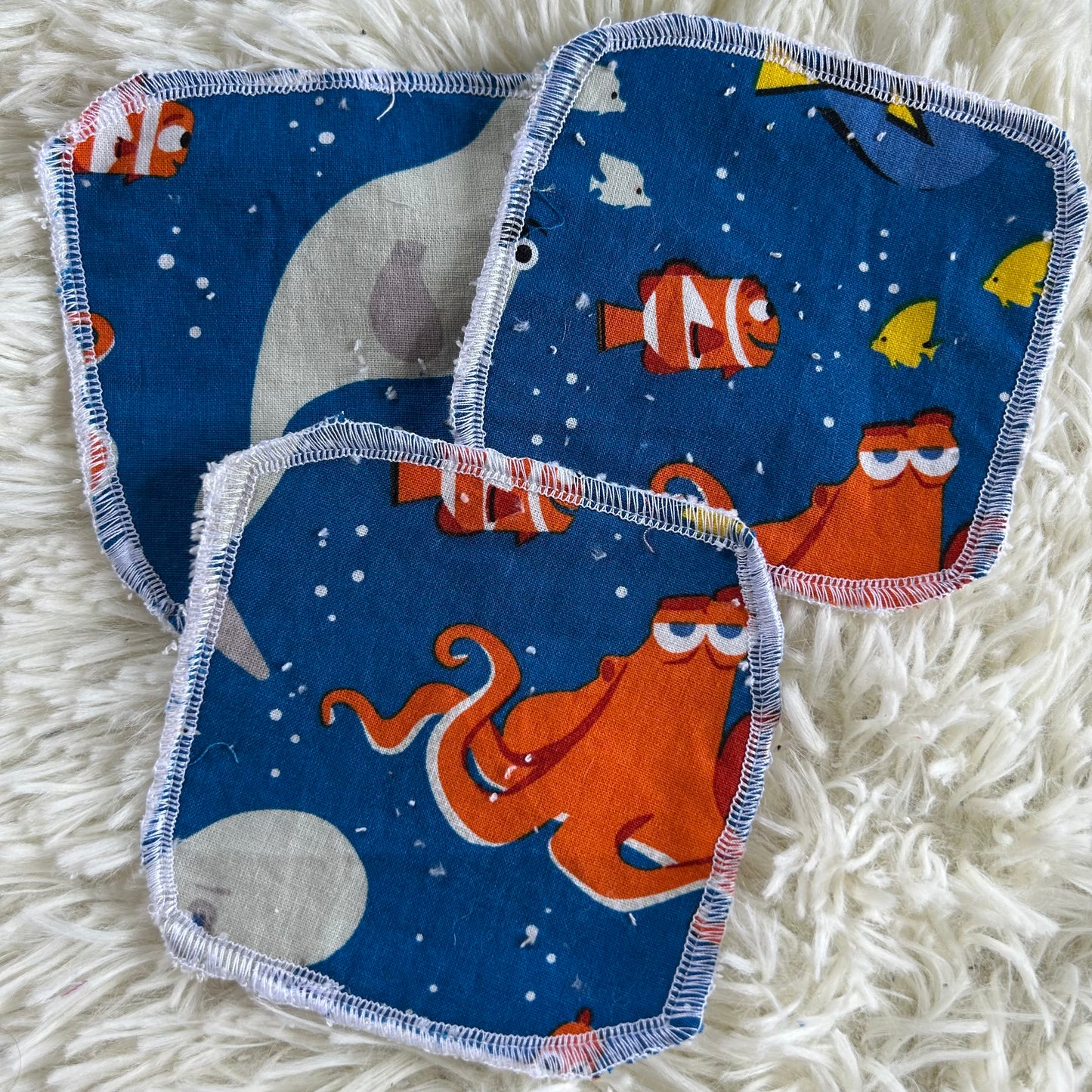 Tampon démaquillant poisson