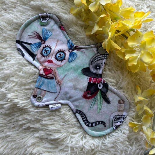 Serviette hygiénique 9“ halloween voodoo