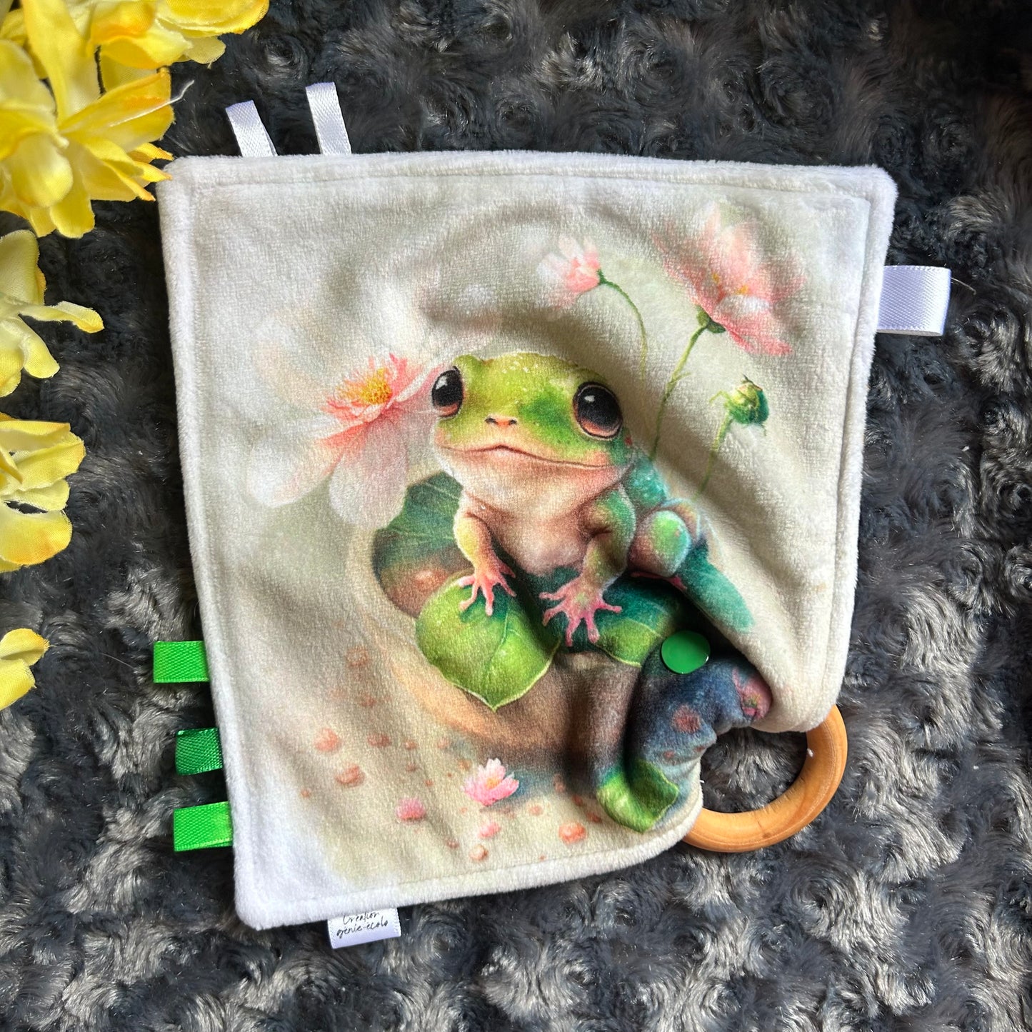 Doudou étiquette grenouille