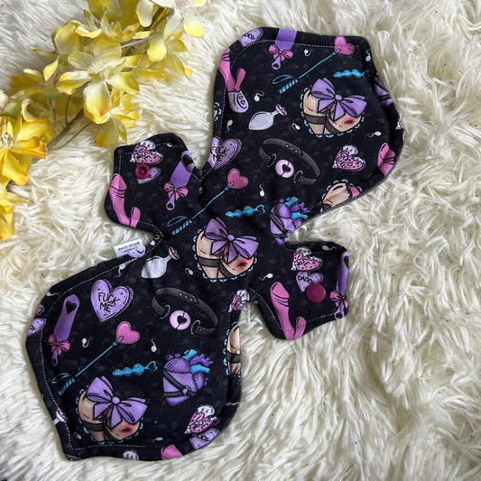 Serviette hygiénique 13” jouet